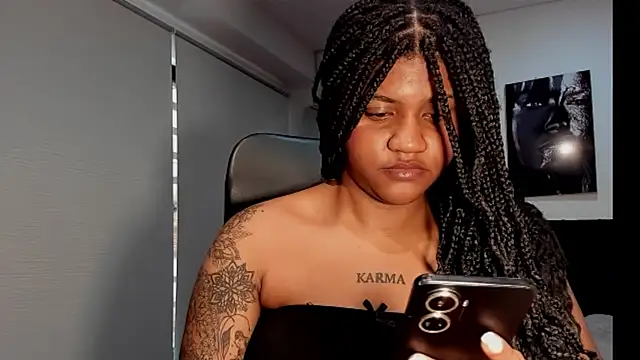 Snapshot of ZahraRose chatting on October 13, 9:49 pm ZahraRose online show from October 13, 9:49 pm
