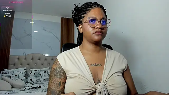ZahraRose online show from April 21, 1:42 am