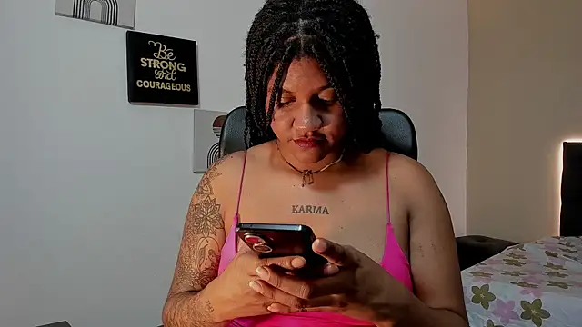 ZahraRose online show from October 31, 8:05 pm