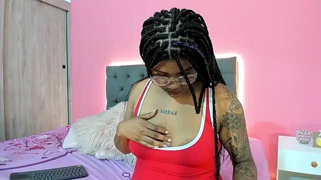 ZahraRose online show from November 28, 1:33 pm