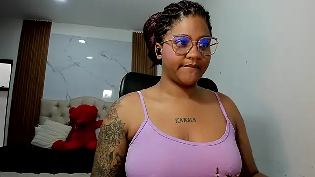 ZahraRose online show from February 26, 8:20 pm