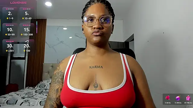 ZahraRose online show from April 26, 1:47 am