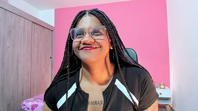 ZahraRose online show from November 27, 6:30 pm