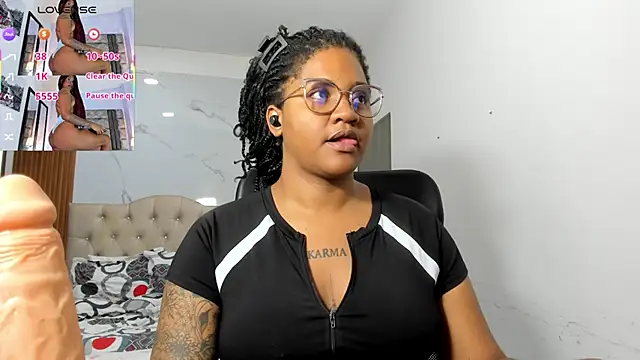 ZahraRose online show from June 1, 8:41 pm