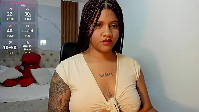 ZahraRose online show from March 7, 8:25 pm