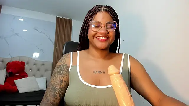 ZahraRose online show from February 18, 8:38 pm