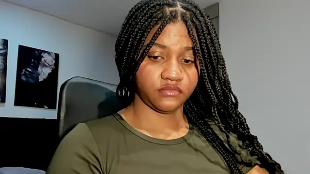 Snapshot of ZahraRose chatting on October 3, 8:10 pm ZahraRose online show from October 3, 8:10 pm