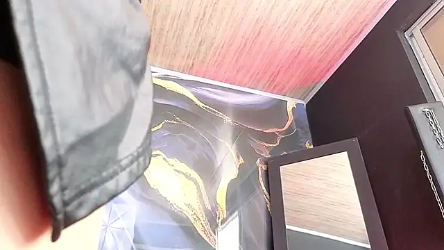 AmandaKovich online show from April 15, 7:40 pm