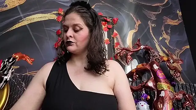 AmandaKovich online show from October 29, 7:35 pm