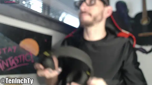 teninchty online show from December 1, 5:03 pm