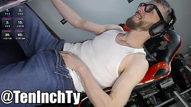 Snapshot of teninchty chatting on May 12, 3:29 pm teninchty online show from May 12, 3:29 pm