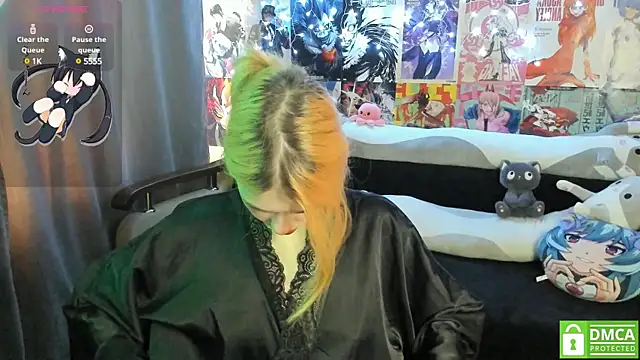 Snapshot of YumikoMori chatting on February 26, 8:17 am YumikoMori online show from February 26, 8:17 am