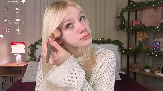 Snapshot of EdlaHewell chatting on December 20, 1:19 am EdlaHewell online show from December 20, 1:19 am