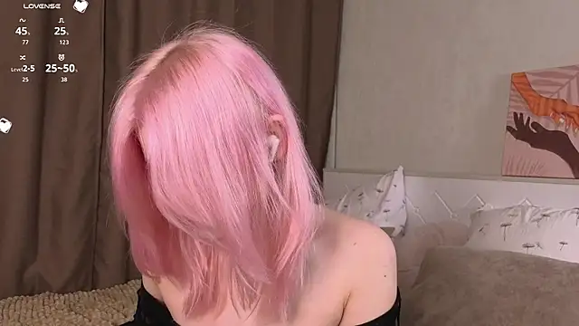 Snapshot of EdlaHewell chatting on January 13, 1:09 am EdlaHewell online show from January 13, 1:09 am