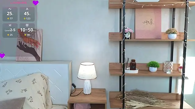 Snapshot of EdlaHewell chatting on February 15, 7:51 am EdlaHewell online show from February 15, 7:51 am