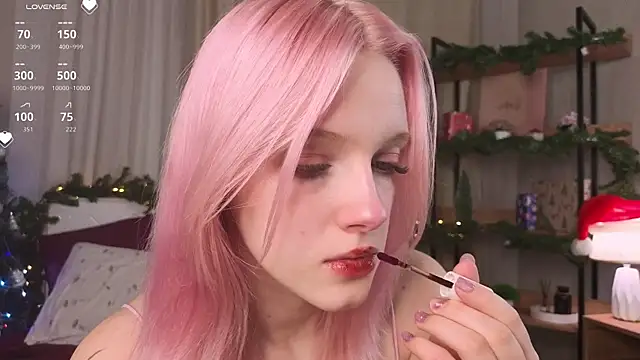 Snapshot of EdlaHewell chatting on January 7, 1:21 am EdlaHewell online show from January 7, 1:21 am