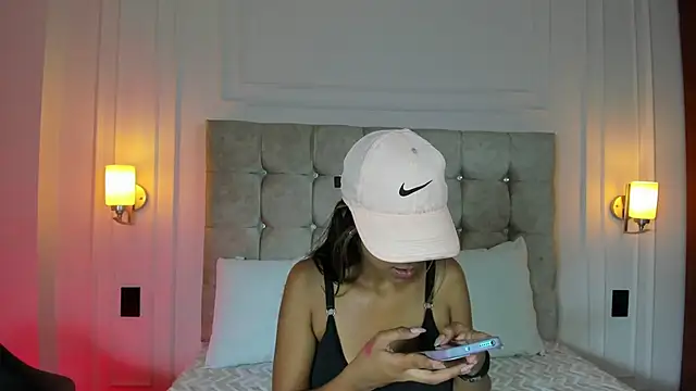 Snapshot of JasmineRoss_1 chatting on September 18, 7:06 pm JasmineRoss 1 online show from September 18, 7:06 pm