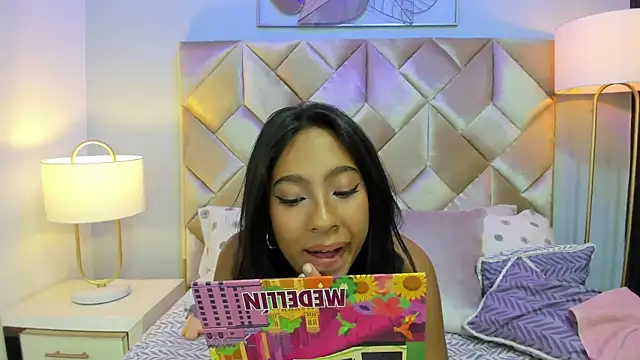 Snapshot of JasmineRoss_1 chatting on March 11, 1:16 am JasmineRoss 1 online show from March 11, 1:16 am