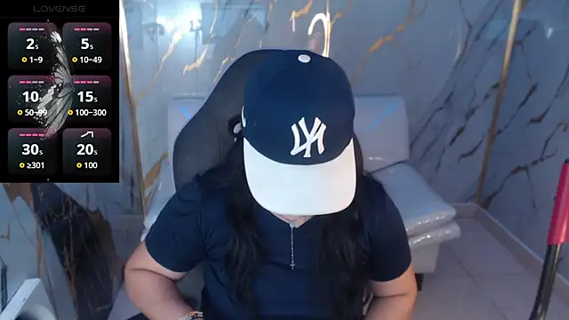 Snapshot of melany_rouse18 chatting on November 26, 3:01 pm melany rouse18 online show from November 26, 3:01 pm