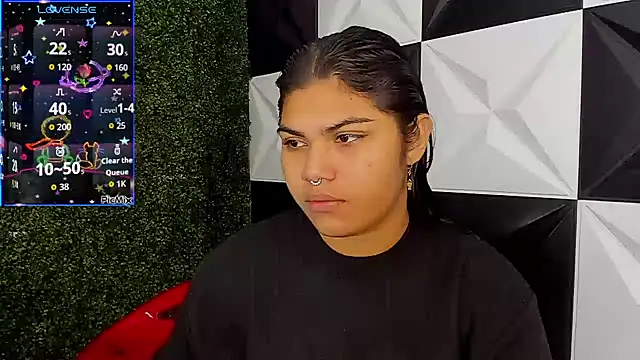 Snapshot of melany_rouse18 chatting on October 16, 11:46 pm melany rouse18 online show from October 16, 11:46 pm