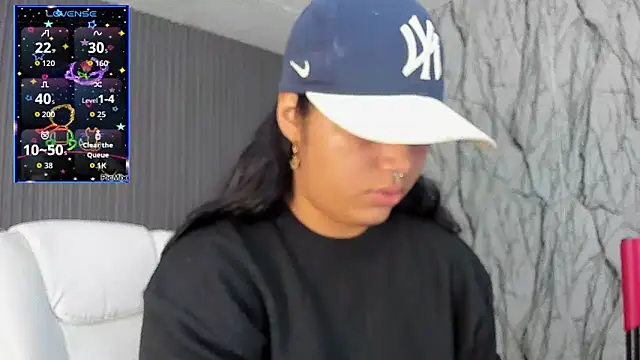 Snapshot of melany_rouse18 chatting on November 8, 6:22 pm melany rouse18 online show from November 8, 6:22 pm