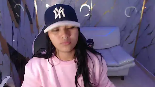 Snapshot of melany_rouse18 chatting on September 16, 1:56 pm melany rouse18 online show from September 16, 1:56 pm