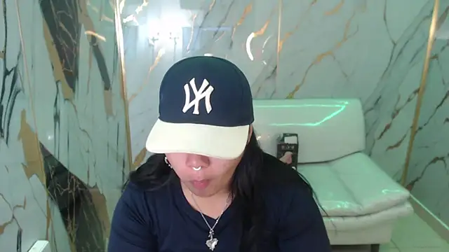 Snapshot of melany_rouse18 chatting on November 18, 11:35 am melany rouse18 online show from November 18, 11:35 am