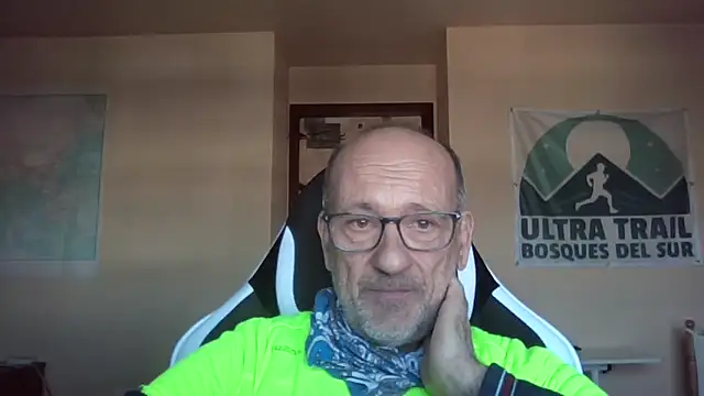 Snapshot of llopaco chatting on February 23, 12:39 pm llopaco online show from February 23, 12:39 pm