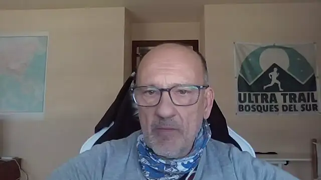 Snapshot of llopaco chatting on February 13, 11:43 am llopaco online show from February 13, 11:43 am