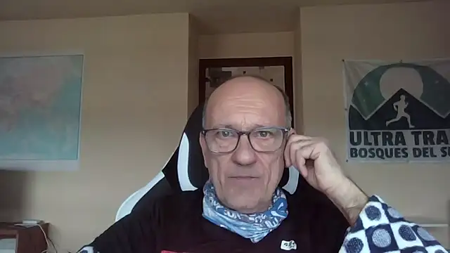 Snapshot of llopaco chatting on February 17, 11:40 am llopaco online show from February 17, 11:40 am