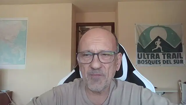 llopaco online show from May 1, 10:20 am