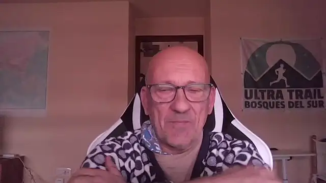 Snapshot of llopaco chatting on December 20, 1:47 pm llopaco online show from December 20, 1:47 pm