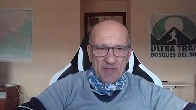 Snapshot of llopaco chatting on February 9, 10:57 am llopaco online show from February 9, 10:57 am