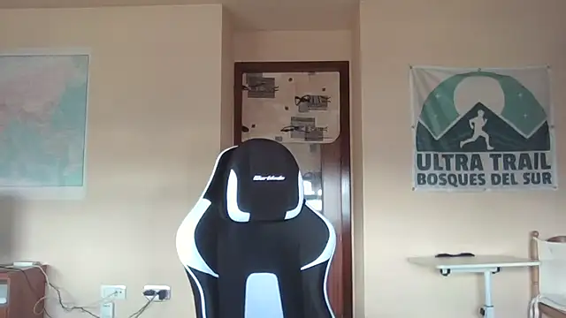 Snapshot of llopaco chatting on February 14, 10:48 am llopaco online show from February 14, 10:48 am