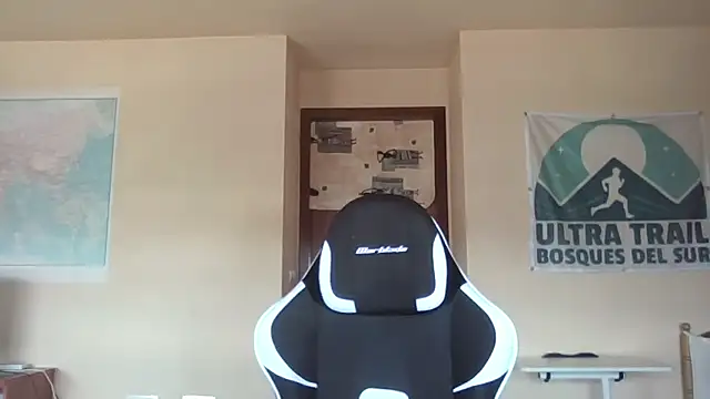 Snapshot of llopaco chatting on February 15, 11:42 am llopaco online show from February 15, 11:42 am