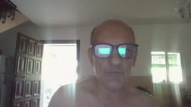 llopaco online show from June 15, 11:10 am