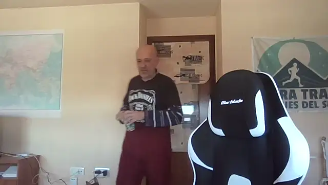 llopaco online show from March 31, 10:50 am