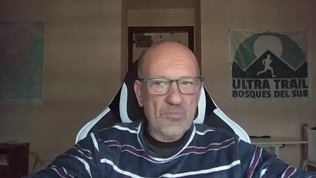 Snapshot of llopaco chatting on December 5, 12:15 pm llopaco online show from December 5, 12:15 pm