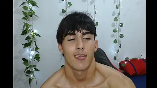 Snapshot of neithanzynxx chatting on March 12, 1:36 am neithanzynxx online show from March 12, 1:36 am