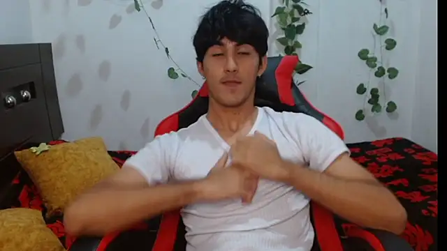 Snapshot of neithanzynxx chatting on February 19, 7:48 pm neithanzynxx online show from February 19, 7:48 pm