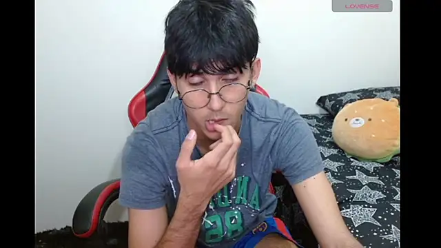 Snapshot of neithanzynxx chatting on October 26, 7:47 pm neithanzynxx online show from October 26, 7:47 pm