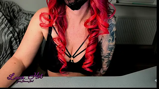 Lunalein online show from March 24, 7:47 pm