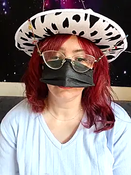 Snapshot of Loly2025 chatting on June 19, 11:05 am Loly2025 online show from June 19, 11:05 am