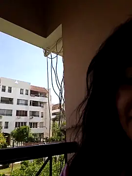 Loly2025 online show from May 27, 1:29 pm