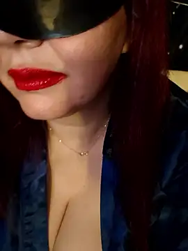 Loly2025 online show from April 18, 7:07 pm