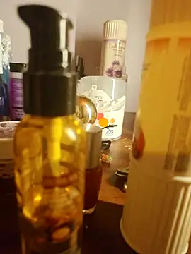 Loly2025 online show from April 17, 11:51 pm