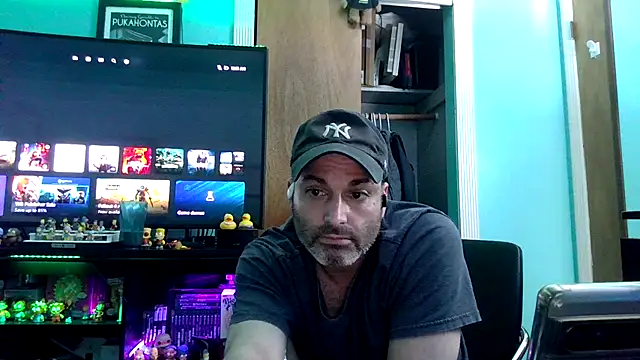 Snapshot of Novabear6996 chatting on November 14, 5:11 am Novabear6996 online show from November 14, 5:11 am