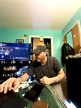 Snapshot of Novabear6996 chatting on March 21, 1:02 am Novabear6996 online show from March 21, 1:02 am