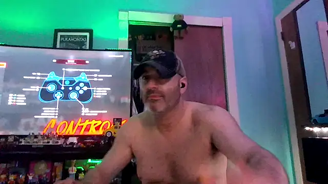 Snapshot of Novabear6996 chatting on June 29, 7:15 am Novabear6996 online show from June 29, 7:15 am