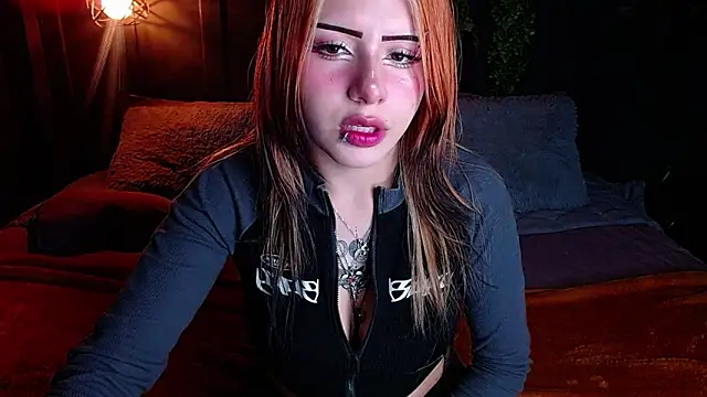 Snapshot of fyreandfox_ chatting on June 7, 8:14 pm fyreandfox online show from June 7, 8:14 pm